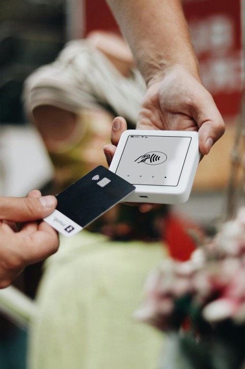 Equipo PulsoDigital trabajando